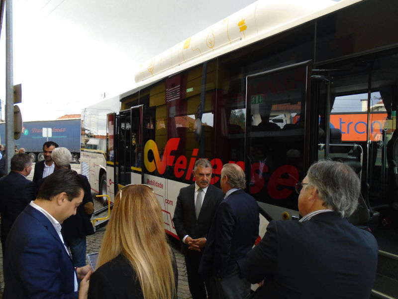 inauguracao 2 autocarros gás natural auto viacao feirense
