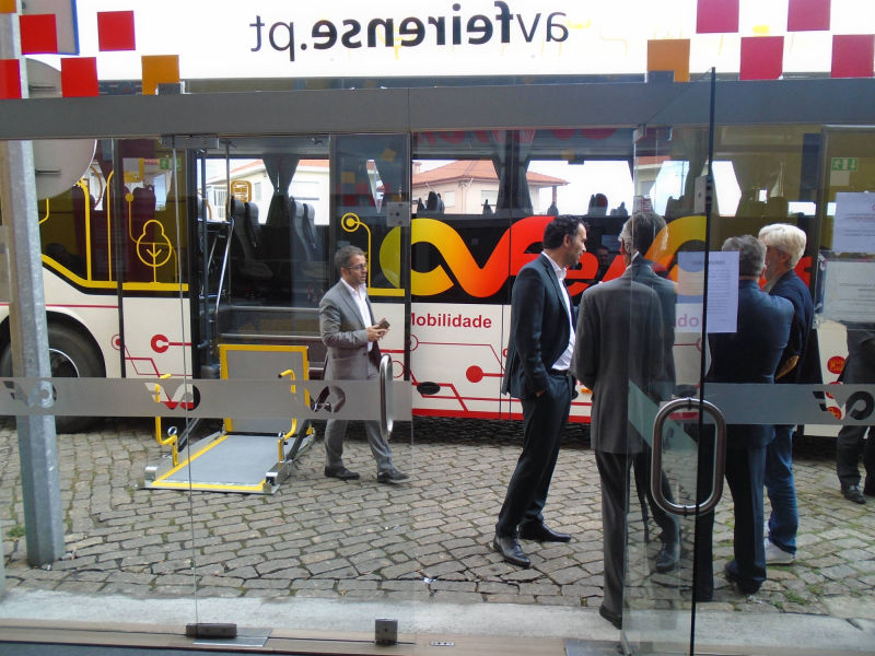 inauguracao 2 autocarros gás natural auto viacao feirense